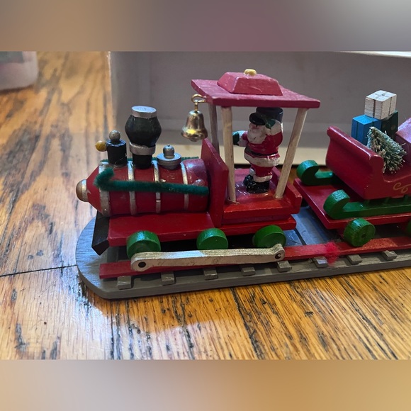 Vintage Cherishables Wooden Santa Train Set 1980’s - Picture 3 of 5